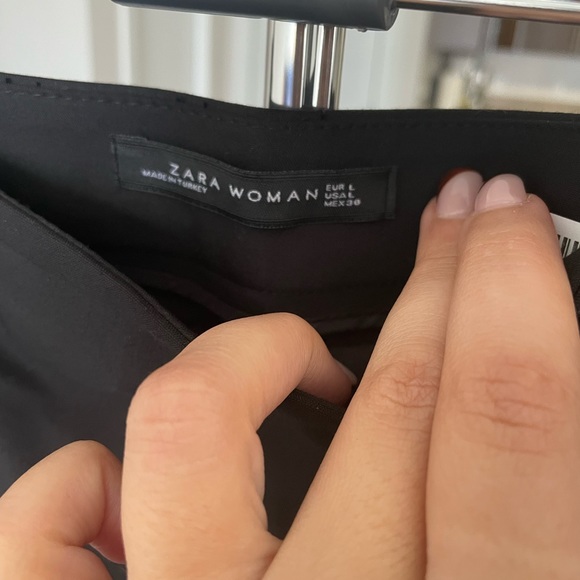ZARA BLACK DRESS PANTS WITH Scallop hem. - Picture 6 of 6